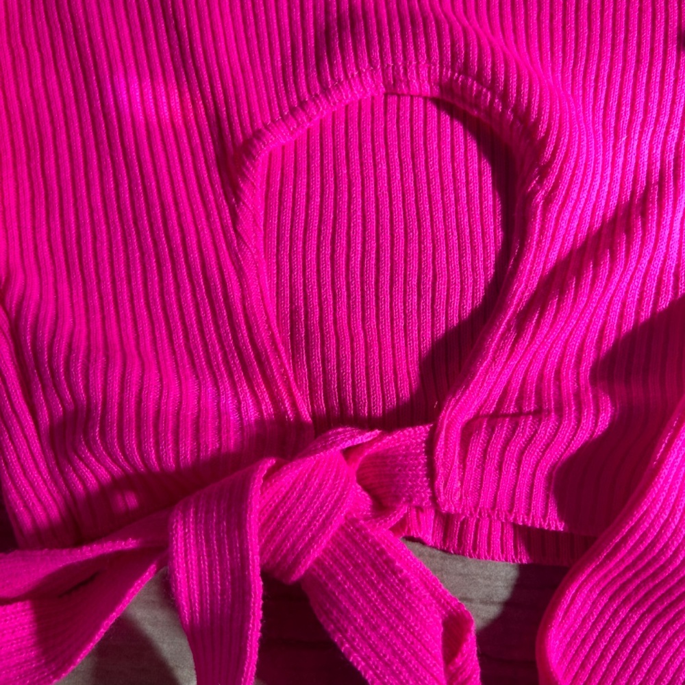 Pink sweater - Picture 2 of 2